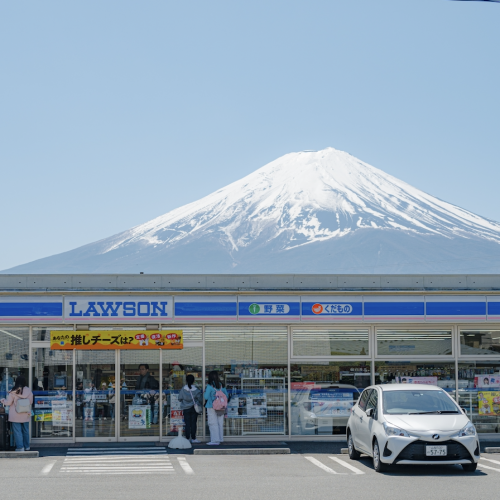 Lawson Kawaguchiko แลนด์มาร์กวิวฟูจิสุดฮิตในยามานาชิ