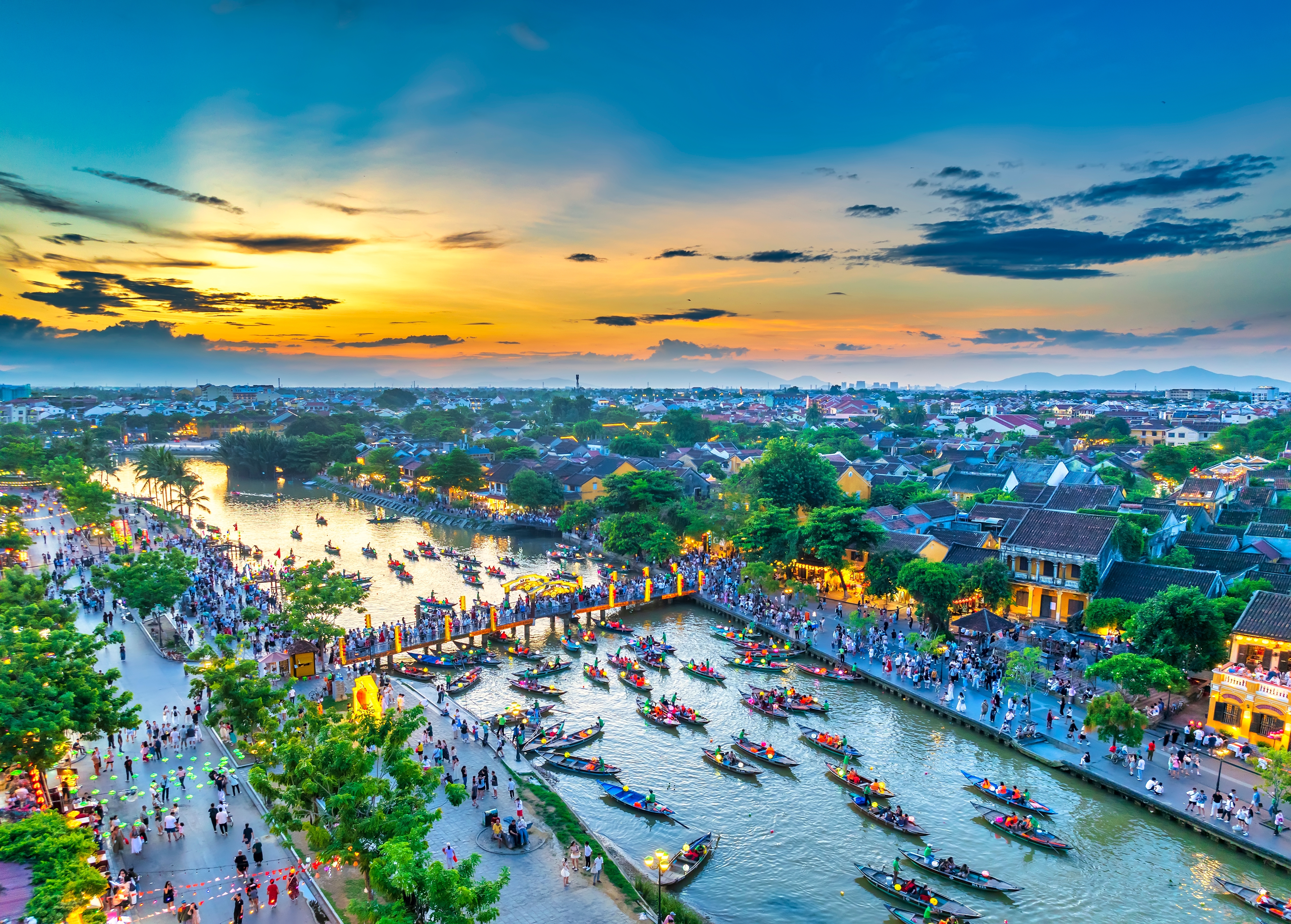 บรรยากาศโคมไฟเมืองเก่าฮอยอัน เวียดนามกลาง