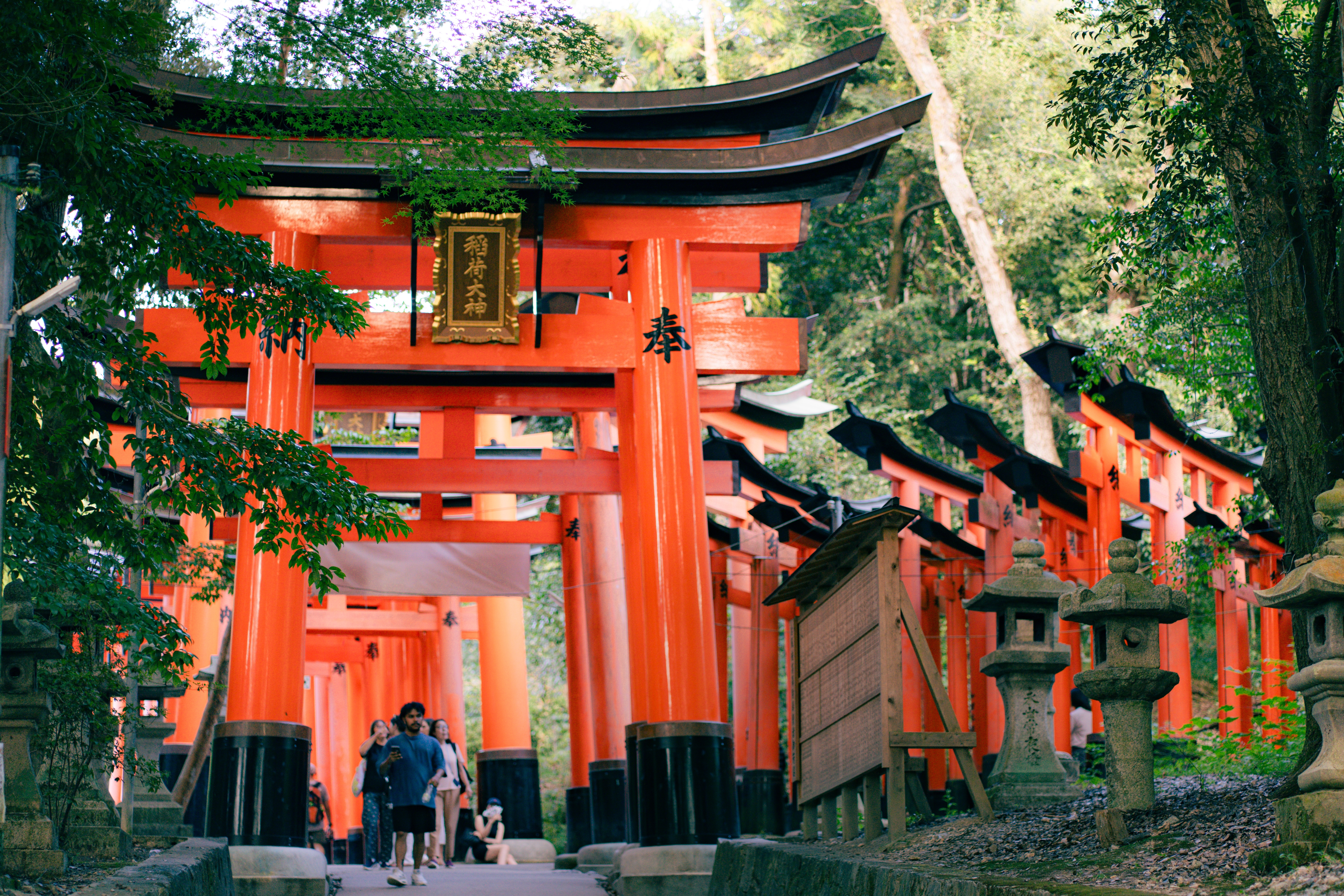 Fushimi Inari Taisha ศาลเจ้าอินาริ เสาโทริอิสีแดง แลนด์มาร์กสำคัญของเกียวโต ประเทศญี่ปุ่น