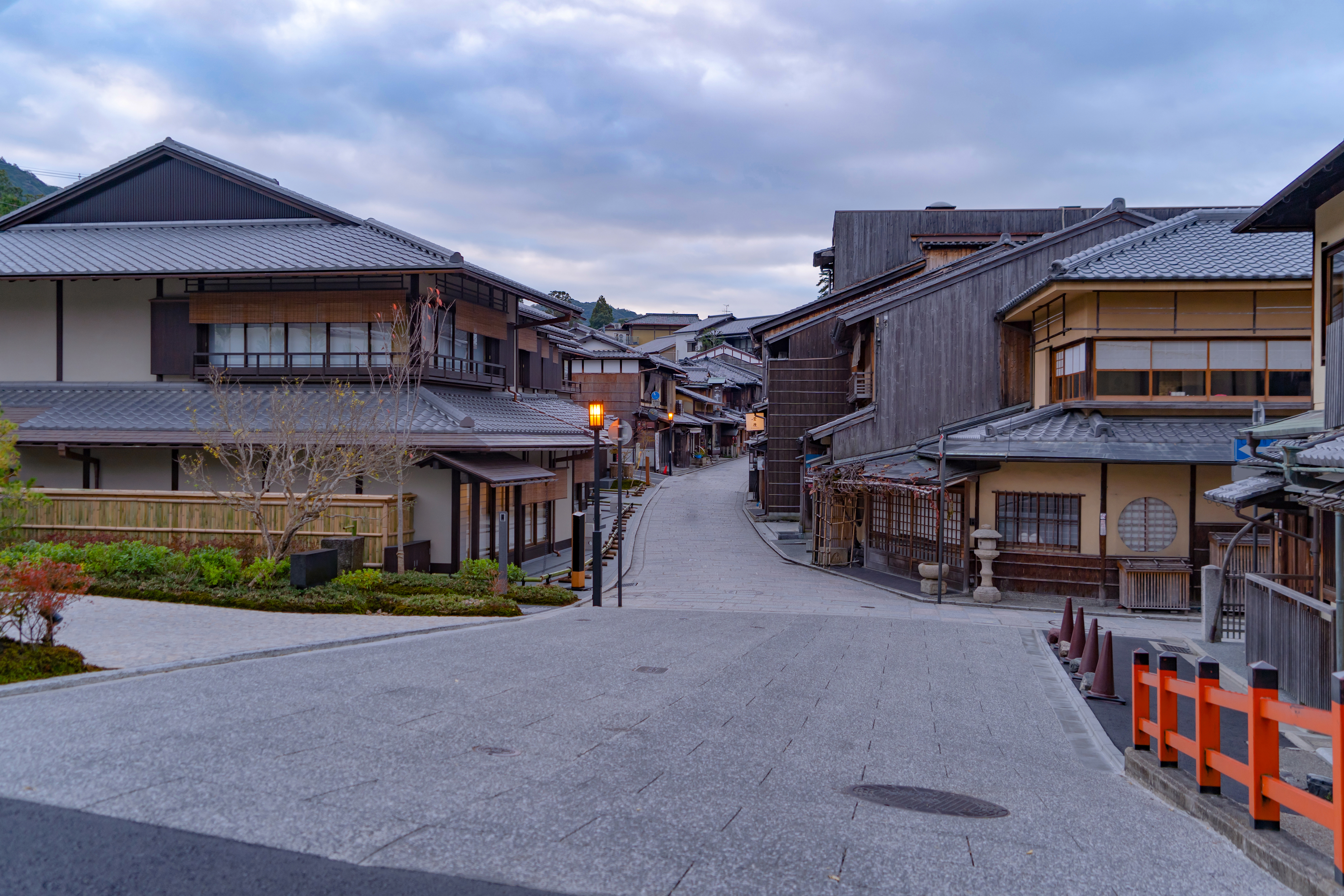 เส้นทางเดินจากวัดน้ำใสไปศาลเจ้ายาซากะ ย่าน Higashiyama เกียวโต
