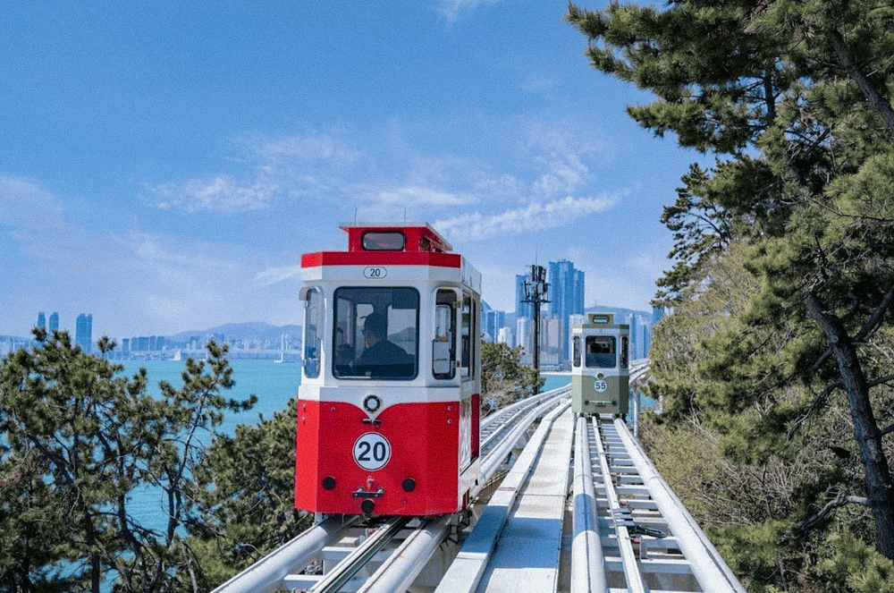Haeundae Blueline Park รถไฟชมวิวทะเลปูซาน