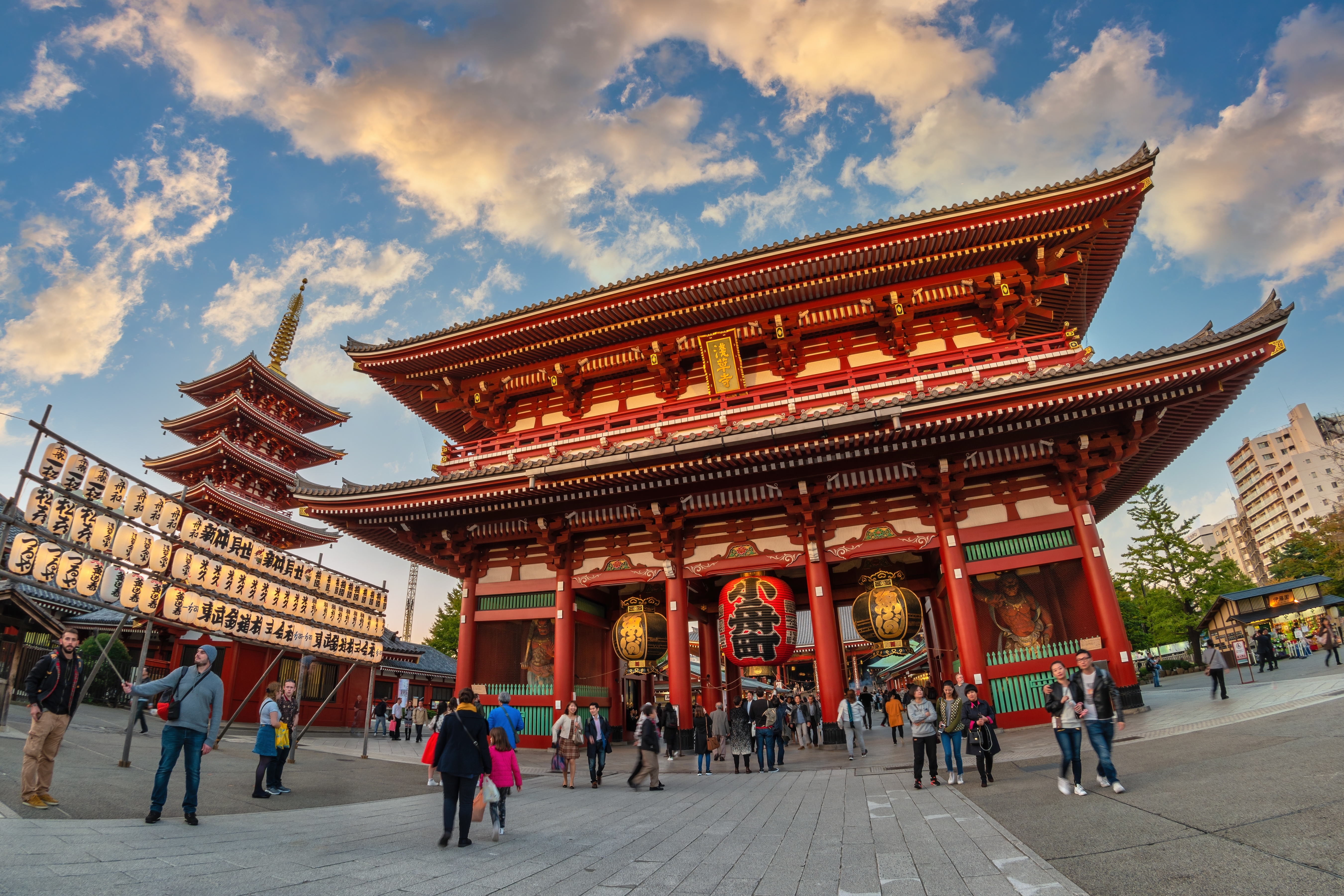 บรรยากาศการท่องเที่ยวในย่านประวัติศาสตร์อาซากุสะ เมืองโตเกียว ประเทศญี่ปุ่น
