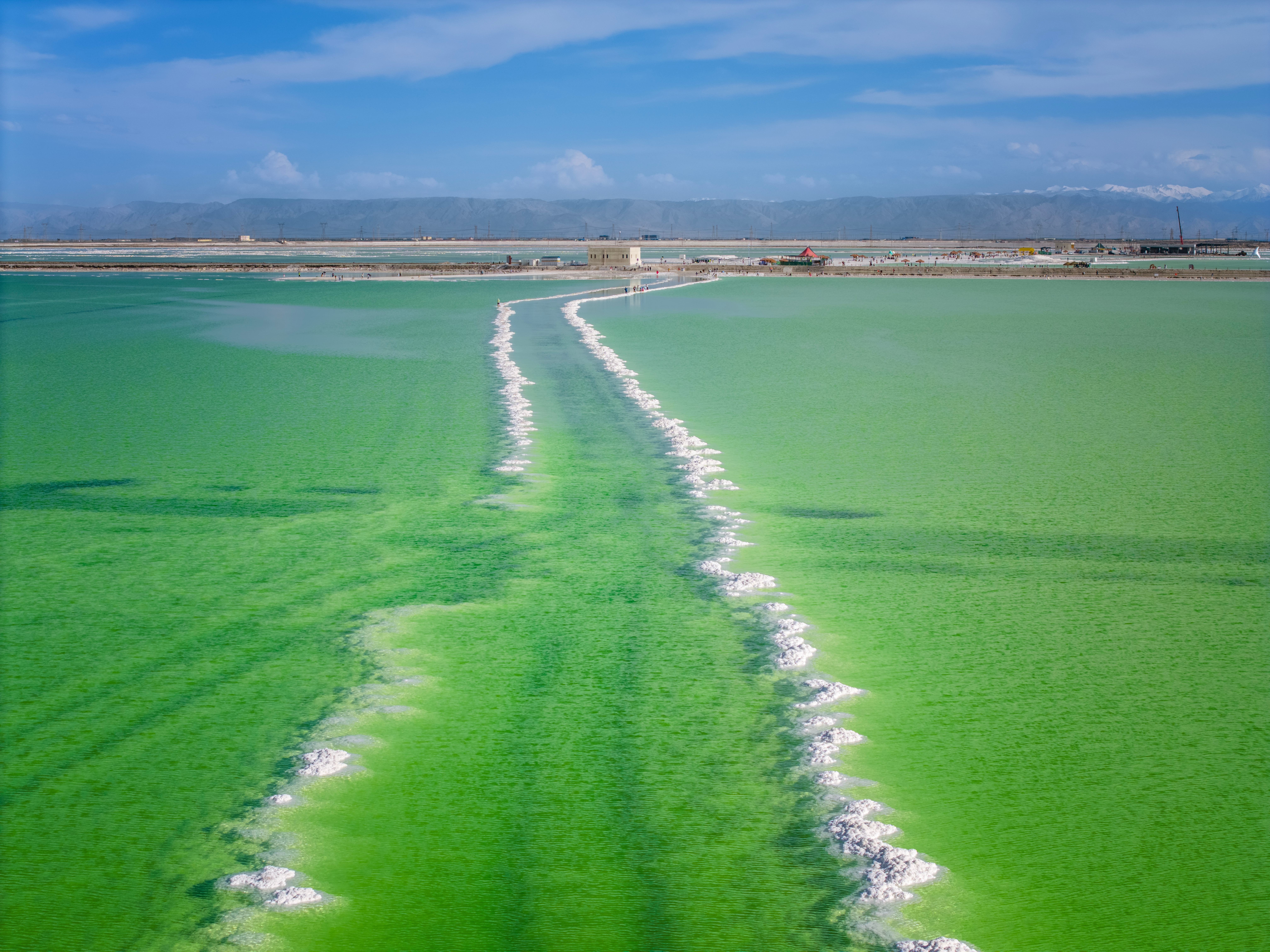 ความสวยงามของทะเลสาบเกลือฉาเอ่อฮั่น (Chaerhan Salt Lake) กระจกเงาสะท้อนท้องฟ้าที่ใหญ่ที่สุดในชิงไห่