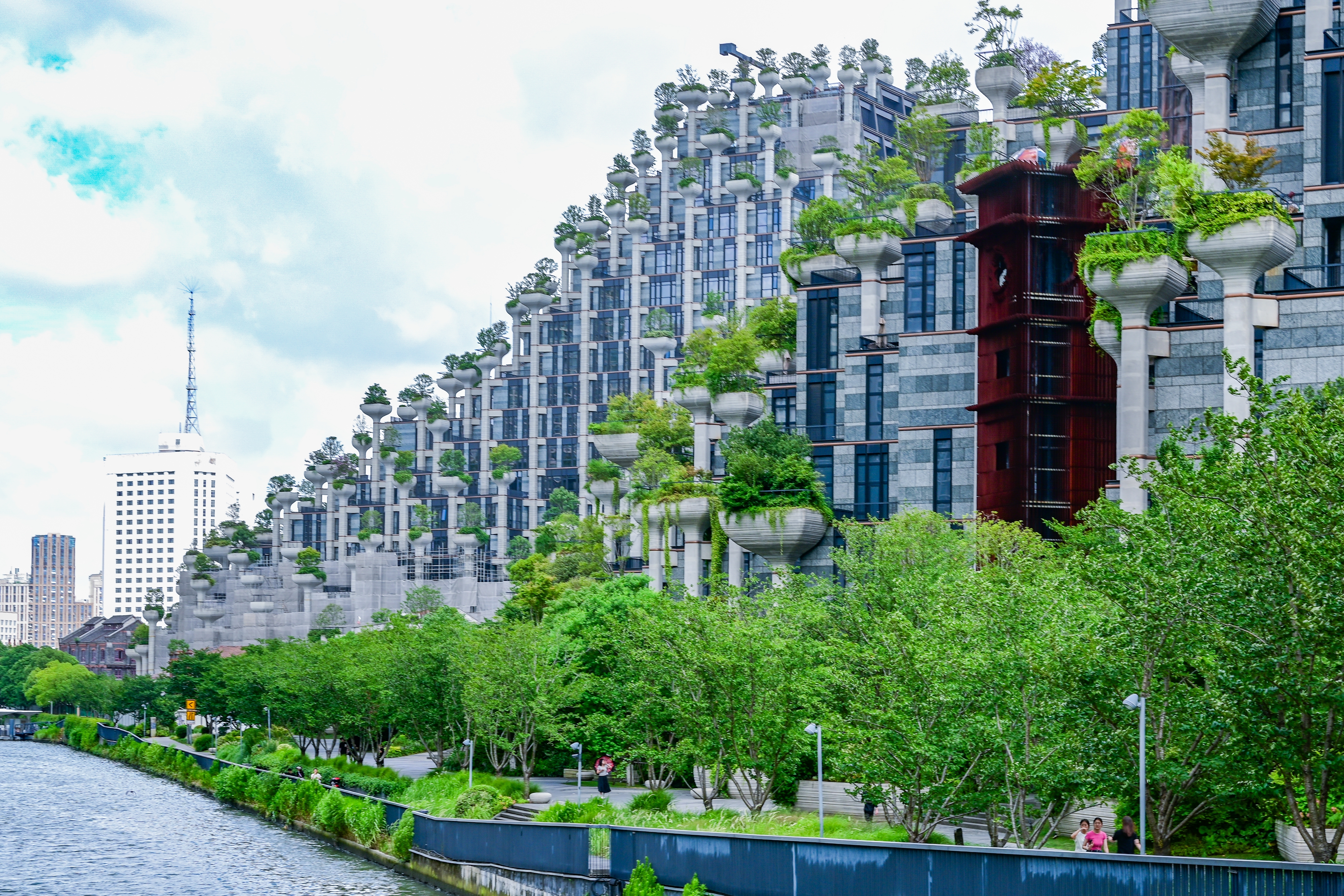 มุมถ่ายรูป Tian An 1000 Trees ฝั่งแม่น้ำซูโจว วิวตึกเต็มมุม เซี่ยงไฮ้