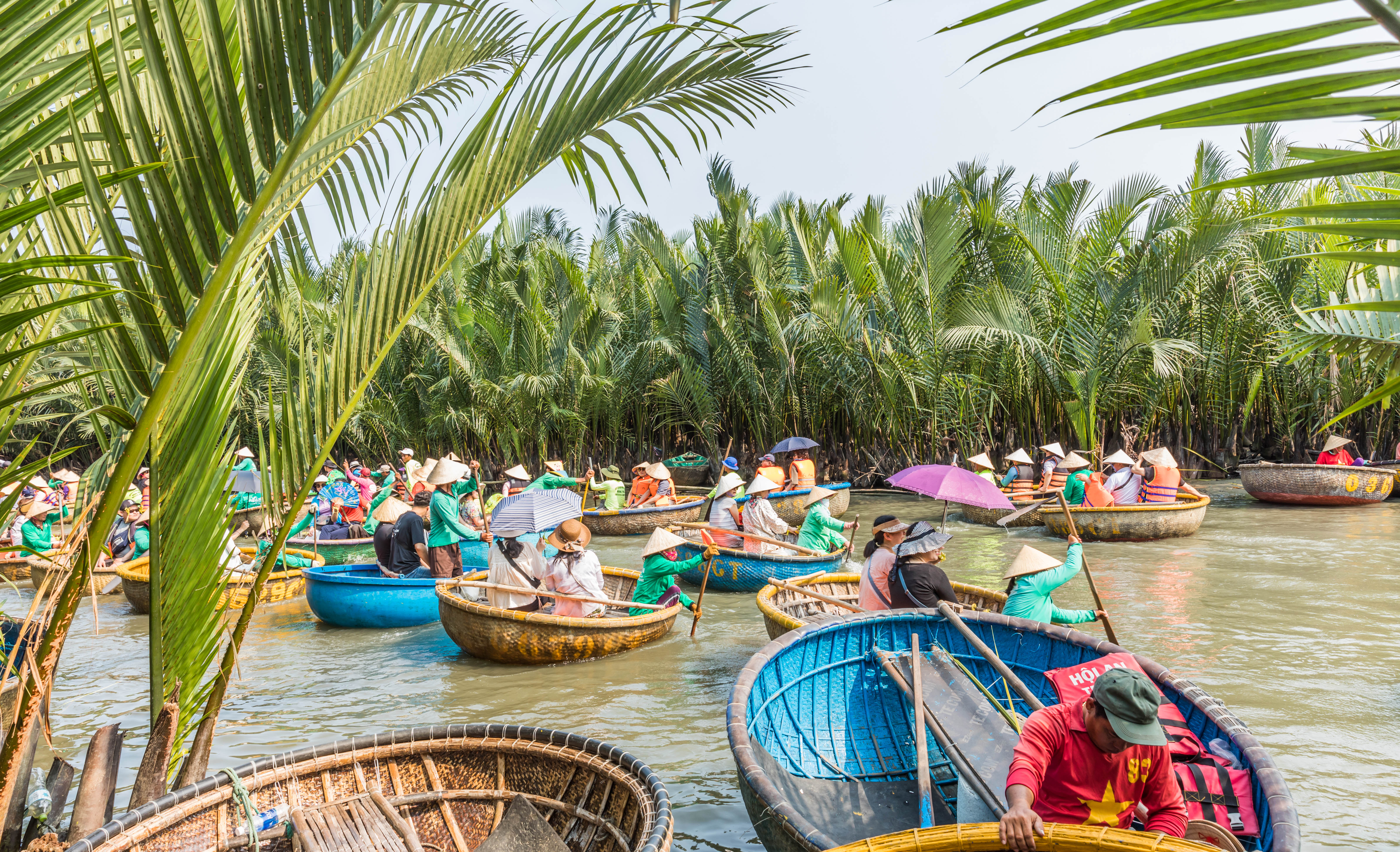 บรรยากาศการนั่งเรือกระด้งในหมู่บ้านกั๊มทาน