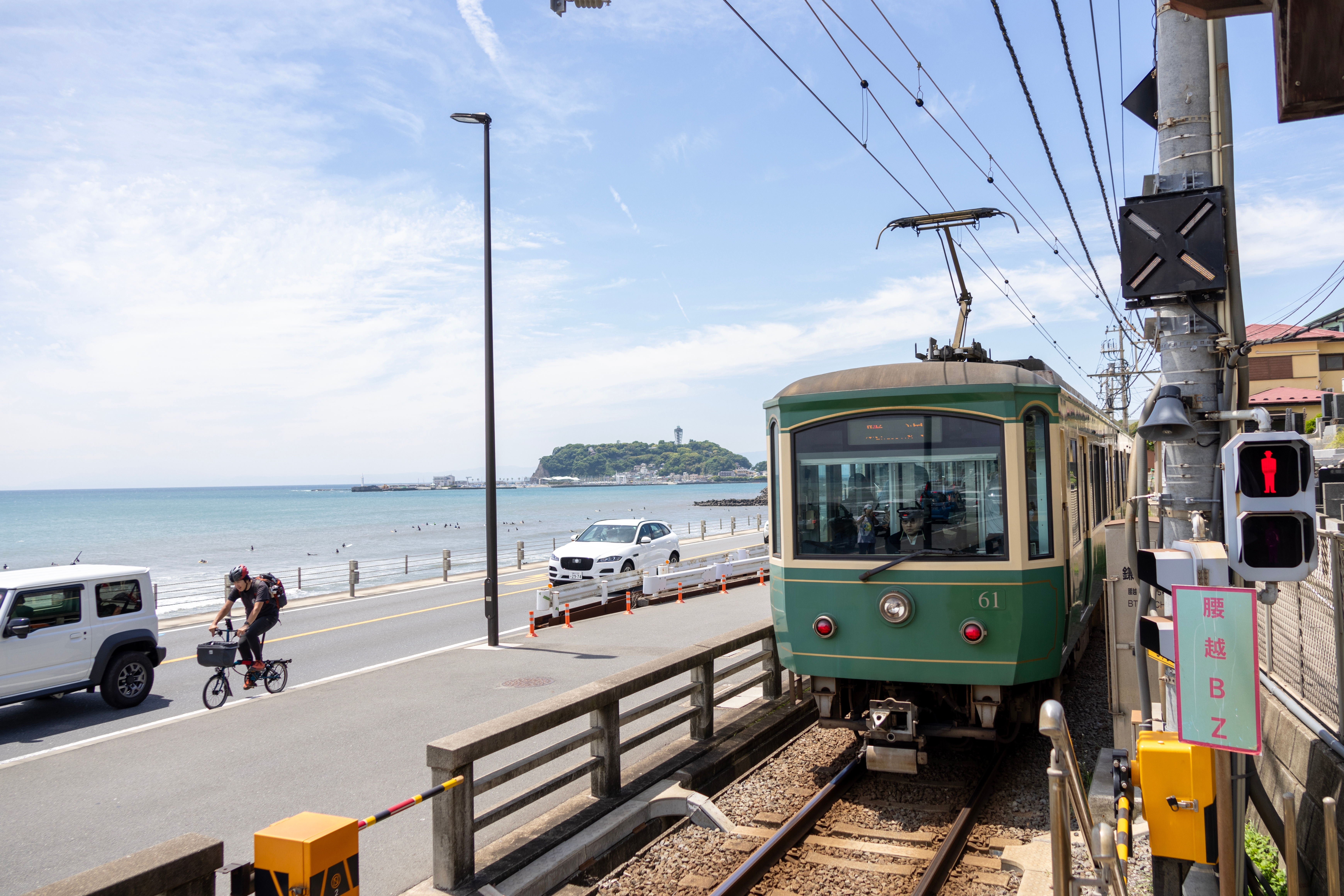 สถานีรถไฟเอโนชิมะ Enoshima Station จุดเช็กอินห้ามพลาด บรรยากาศรอบสถานีรถไฟเอโนชิมะ สถานีรถไฟสุดน่ารักและคลาสสิก