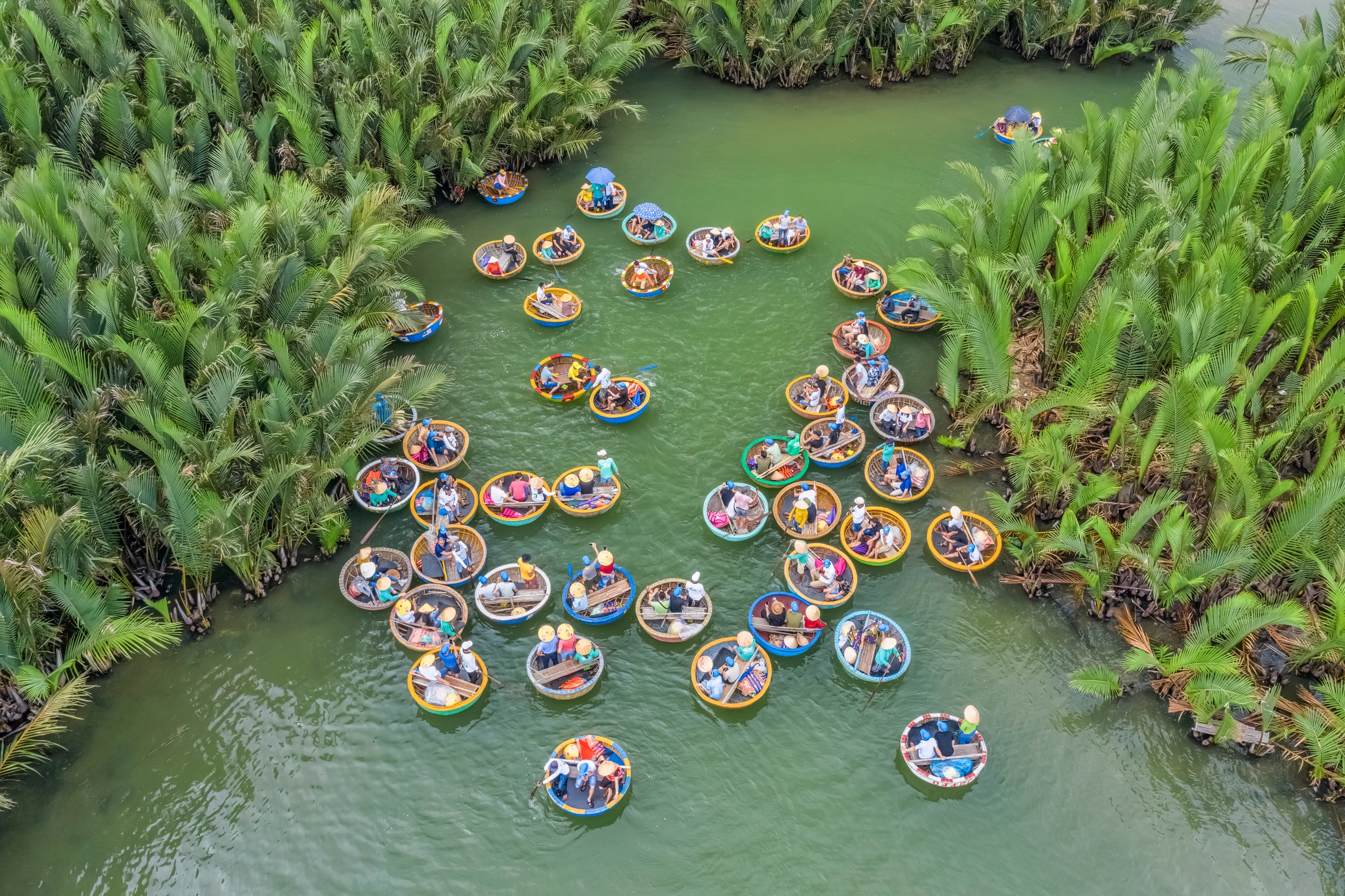 ล่องเรือกระด้งเวียดนาม ดานัง กิจกรรมยอดนิยมของนักท่องเที่ยว