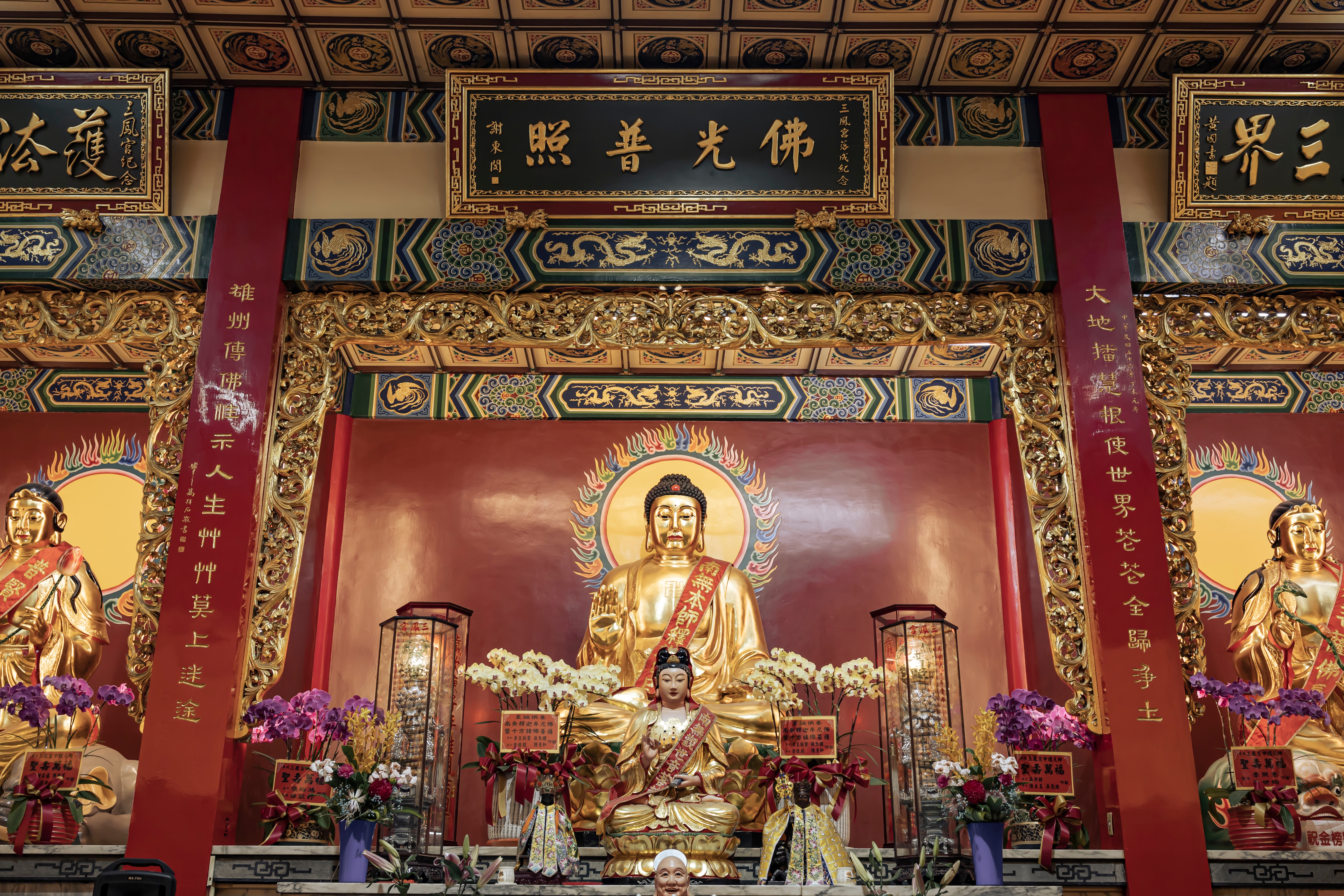 ภายในวัดซานเฟิ่ง Sanfeng Temple เกาสง สถาปัตยกรรมจีนโบราณและบรรยากาศศักดิ์สิทธิ์