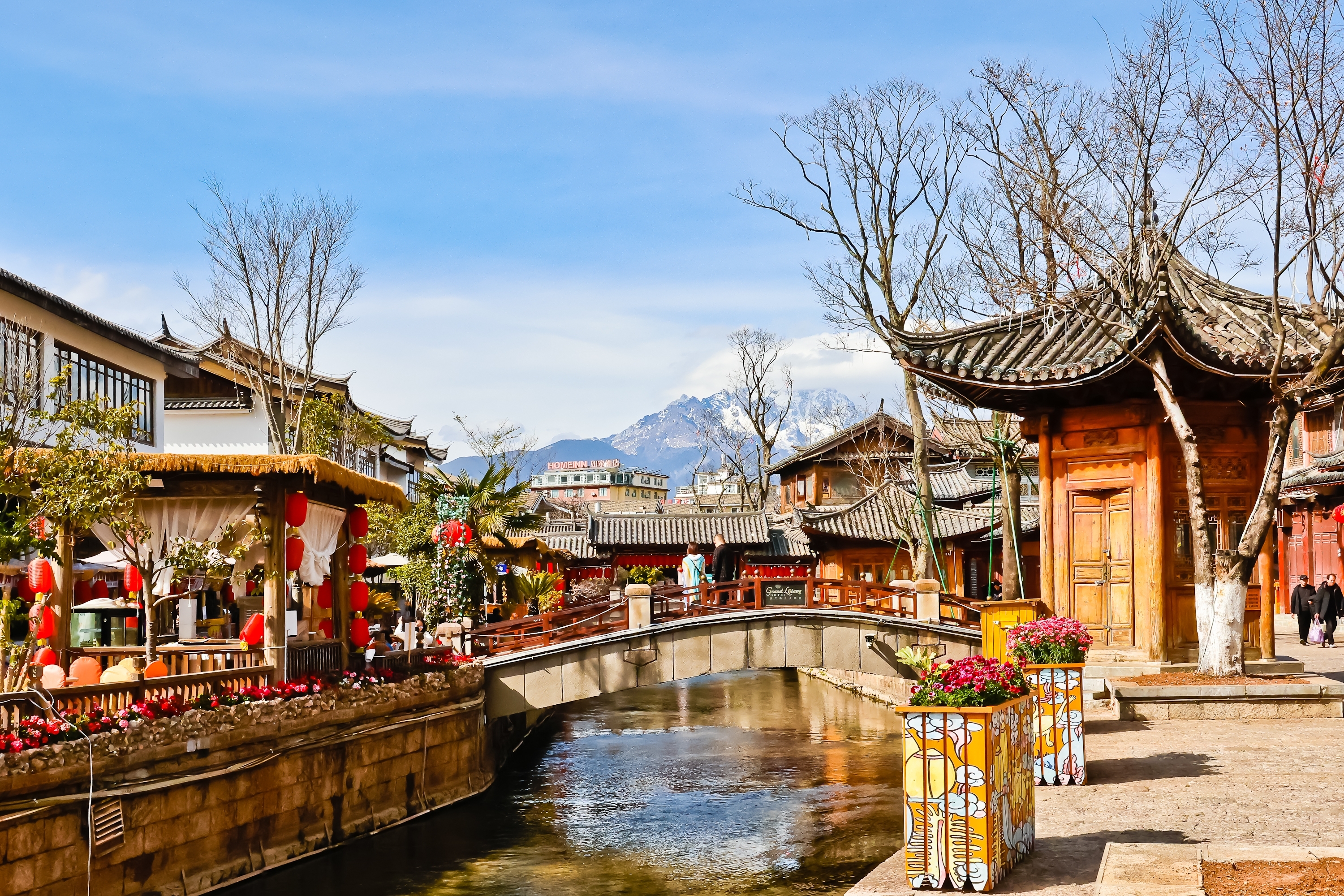 เมืองโบราณลี่เจียง บ้านไม้โบราณ ลำธารสวย บรรยากาศโรแมนติก มรดกโลกจีน