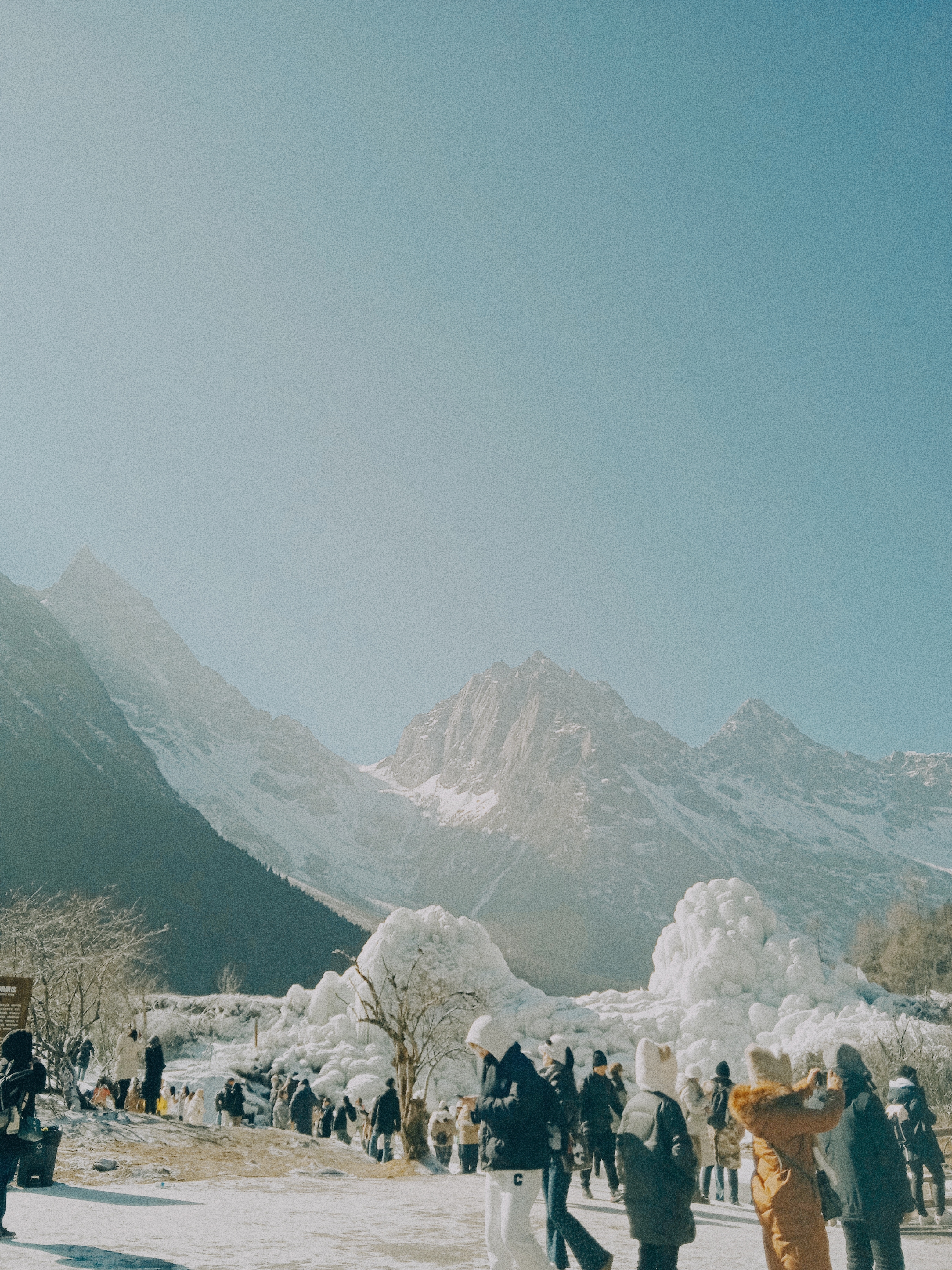 ทิวเขาหิมะขาวของ Xiling Snow Mountain เฉิงตู สวยอลังการและน่าท่องเที่ยว