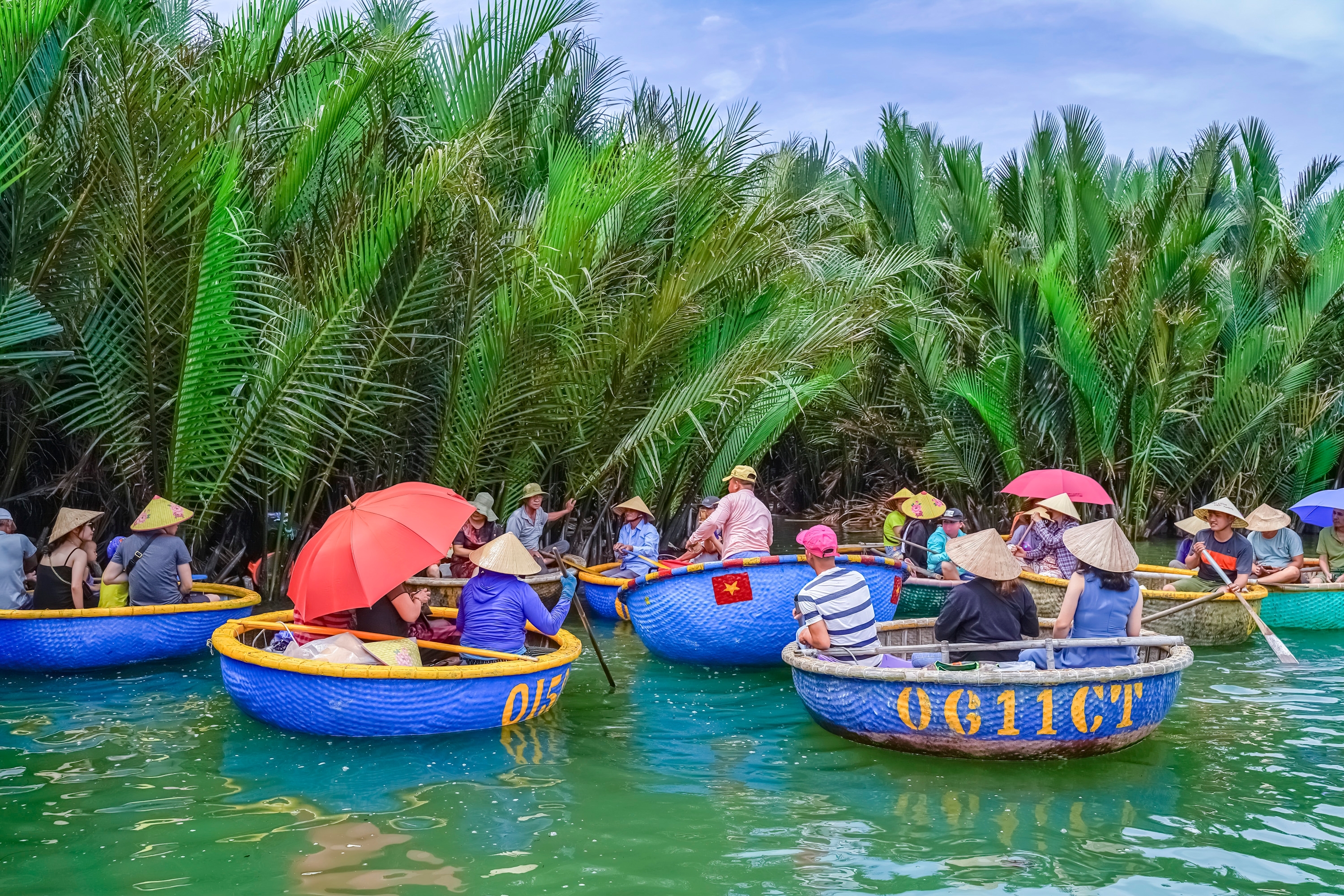 ล่องเรือกระด้งเวียดนาม บรรยากาศธรรมชาติยอดฮิตในดานัง